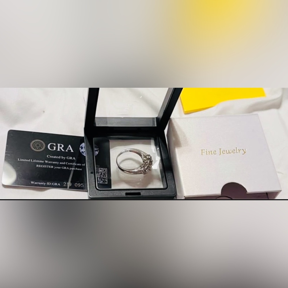 S925 2 Carats Moissinate Ring S925 stamped inside ring GRA Card & Gift Box New - Picture 6 of 6